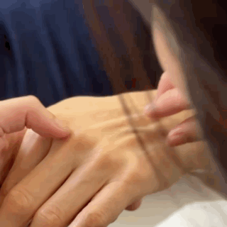 Nº 6 “Silken Touch Revival” for hands 30 min