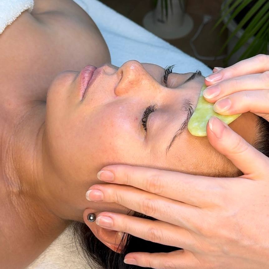 Nº 8 Gua Sha Face Massage 45 MIN