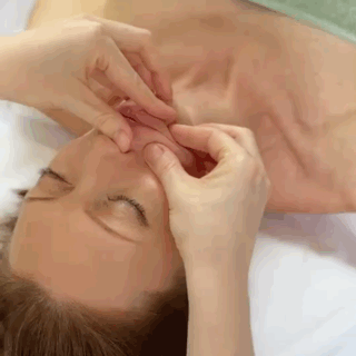 Expert face massage technique / Kỹ thuật massage mặt chuyên nghiệp